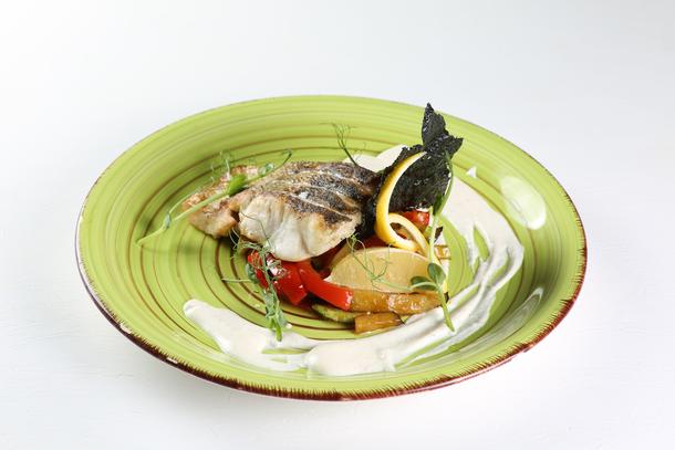 Филе судака под сливочно-сырным соусом Филе судака под сливочно-сырным соусом