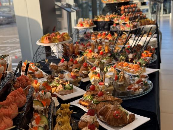 Сытный фуршет сет на 55-60 персон в Москве