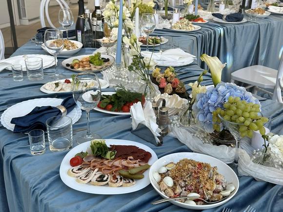 Доставка блюд и напитков на 6 персон в Твери