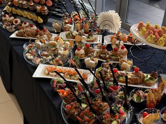 Доставка блюд и напитков на 120 персон в Твери