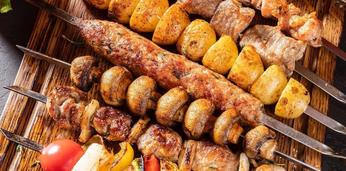 Сытное фуршетное мню с горячими закусками на 95-100 персон